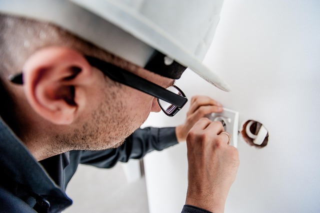 home-repair-640x480-43493352.jpeg