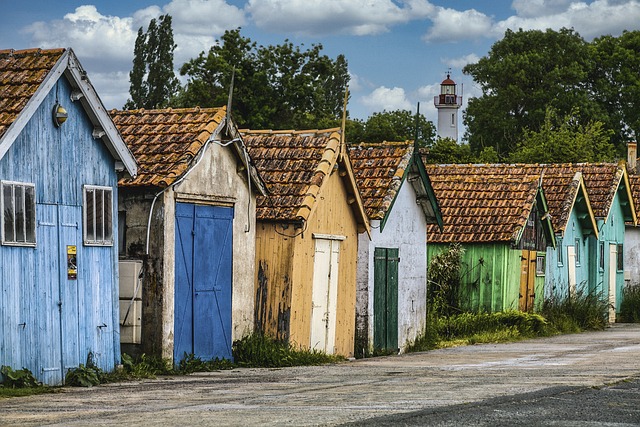 house-640x480-99381335.jpeg