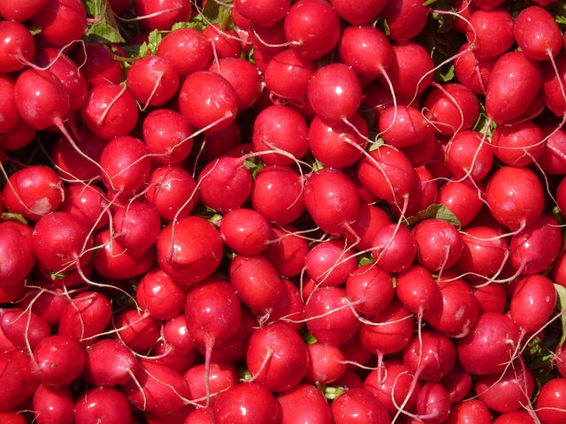 local-food-640x480-35093216.jpeg