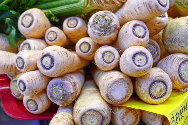 local-food-640x480-47758763.jpeg