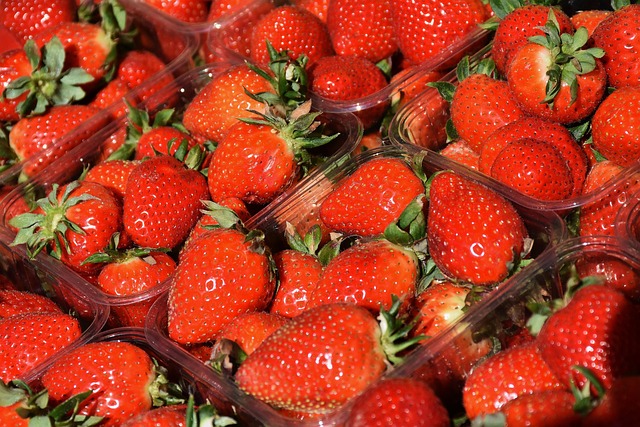 local-food-640x480-18485540.jpeg