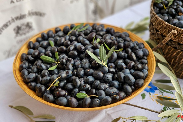 local-food-640x480-53357056.jpeg