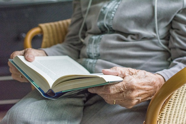 elderly-person-640x480-42391209.jpeg