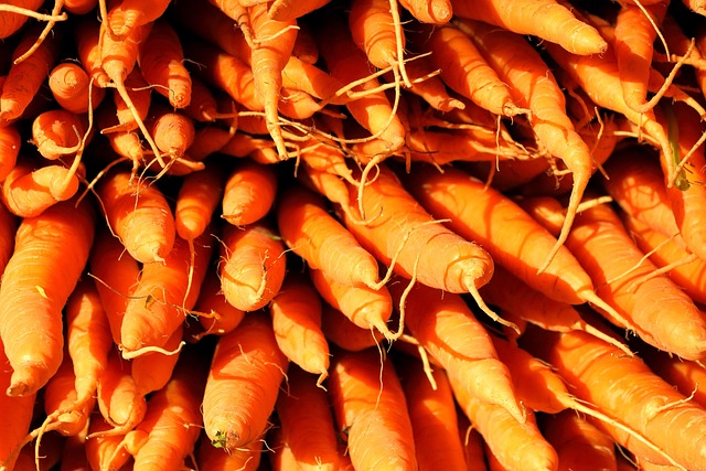 local-food-640x480-30032449.jpeg
