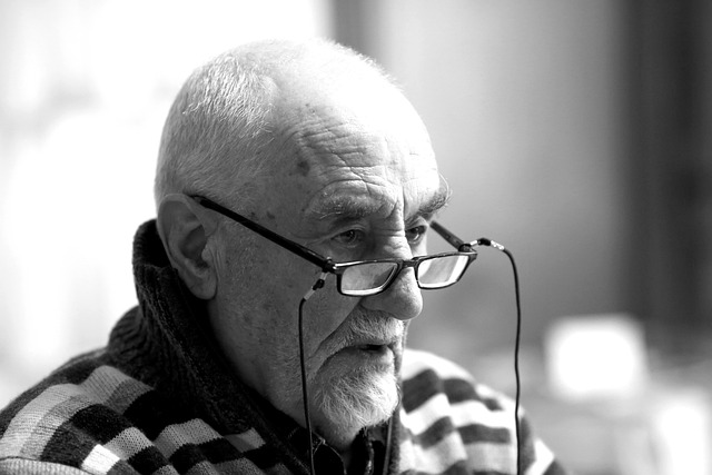 elderly-person-640x480-64914137.jpeg