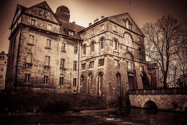 house-640x480-41353642.jpeg