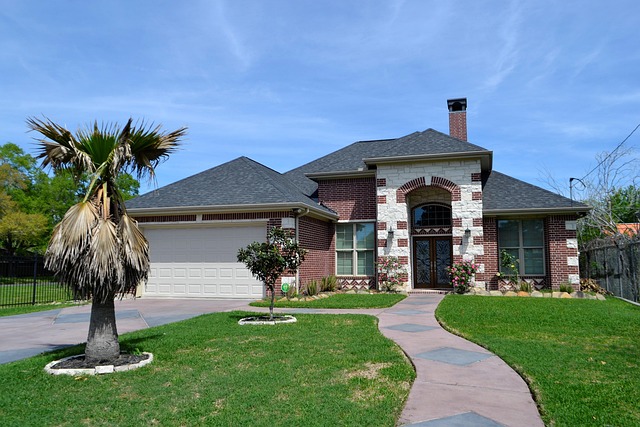 lawn-care-640x480-42776246.jpeg