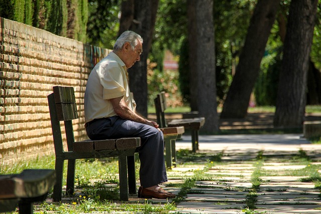 elderly-person-640x480-18592610.jpeg
