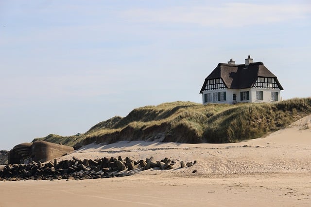 house-640x480-74748276.jpeg