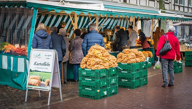local-food-640x480-24179546.jpeg
