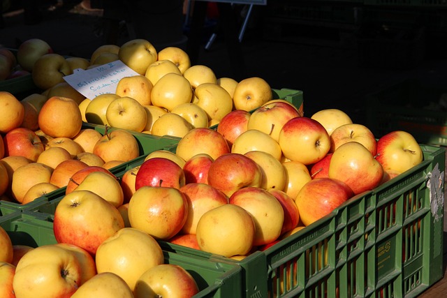local-food-640x480-33184598.jpeg