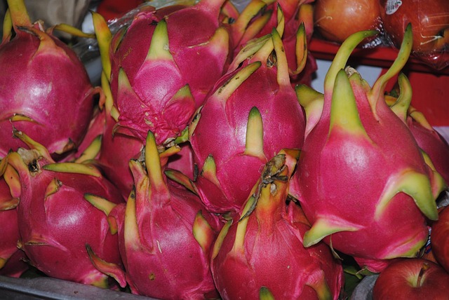 local-food-640x480-67740865.jpeg