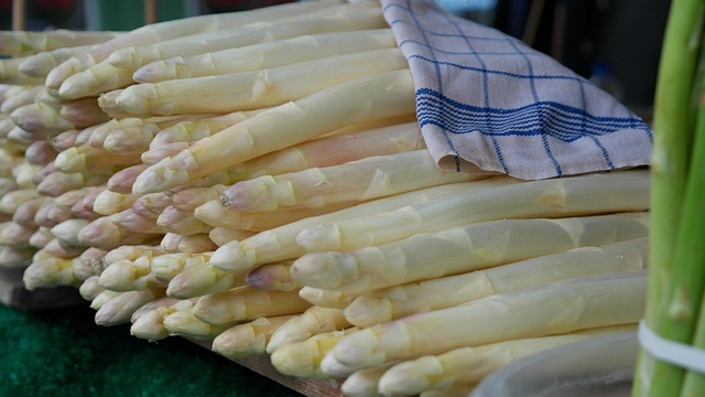 local-food-640x480-8630715.jpeg
